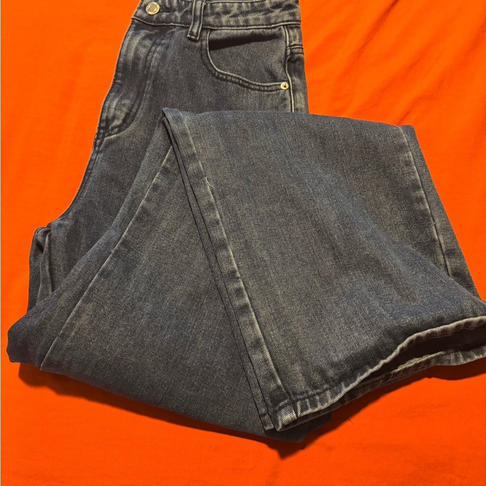 MID RISE BLUE WASH STRAIGHT LEG JEANS